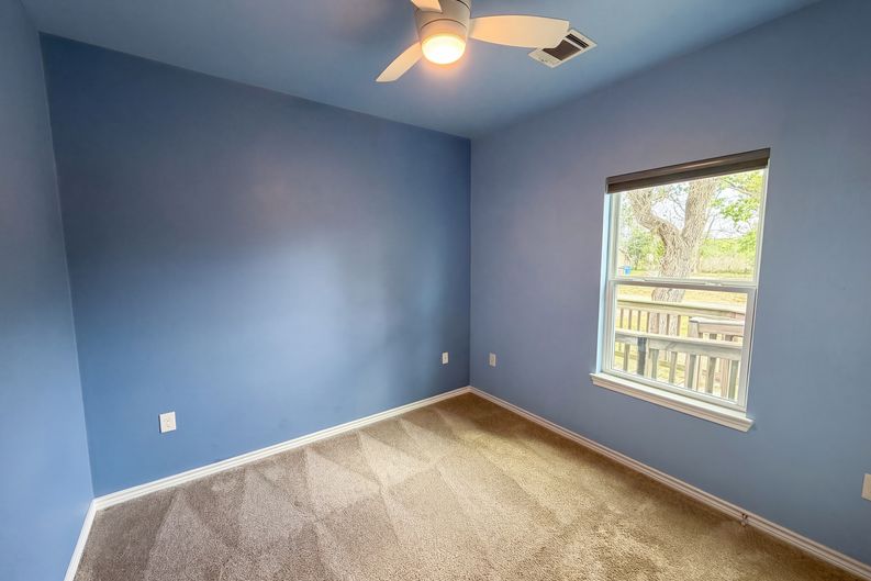 Photo 11 of 17 of 4414 Edward St, Texas City, TX