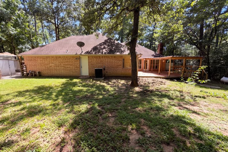 Photo 5 of 20 of 33406 Buck Rd, Magnolia, TX