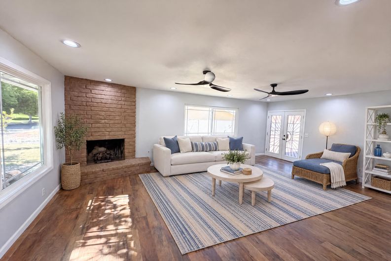 Photo 3 of 18 of 14729 Hartford Ln, Helendale, CA