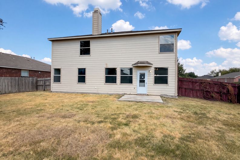 Photo 5 of 22 of 2220 Sumac Dr, Little Elm, TX