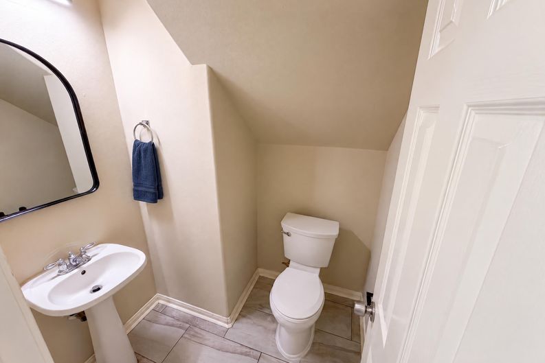 Photo 17 of 28 of 10250 Rolleston Ln, Houston, TX