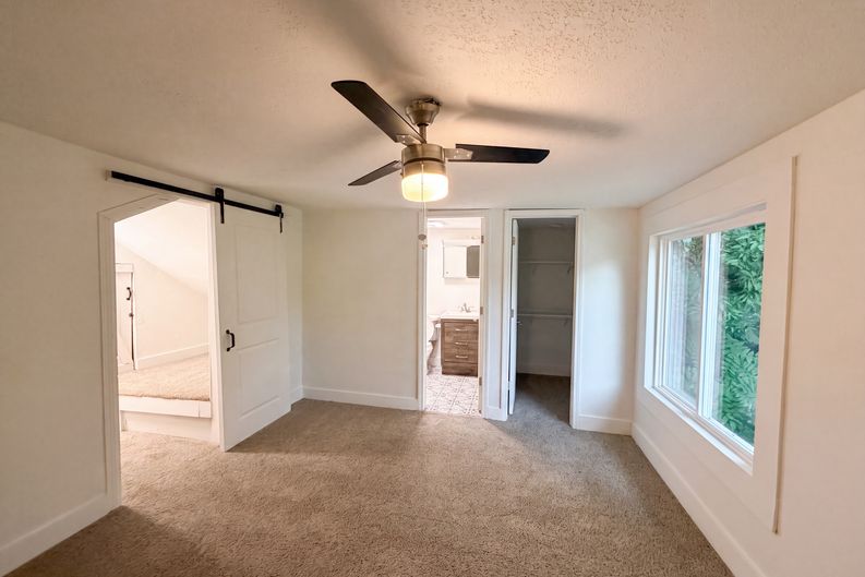 Photo 4 of 17 of 1316 E 44th St, Kansas City, MO