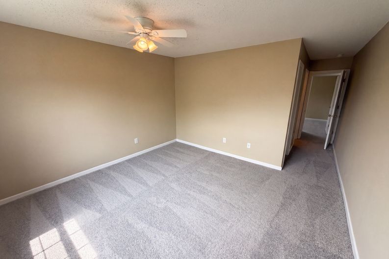Photo 15 of 35 of 11307 Narrowleaf Dr, Indianapolis, IN