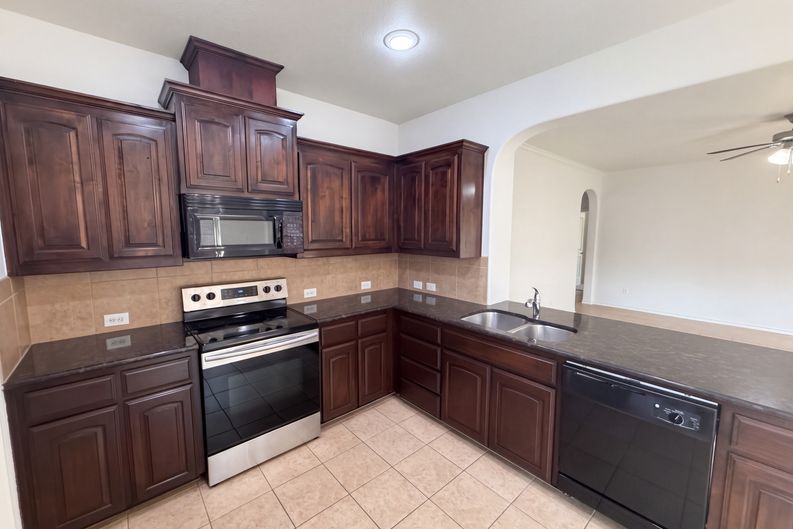 Photo 8 of 21 of 1728 Jacona Trl, Fort Worth, TX