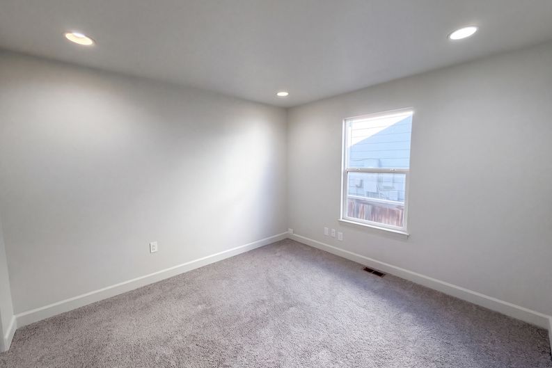 Photo 8 of 27 of 10009 Strathfield Ln, Highlands Ranch, CO