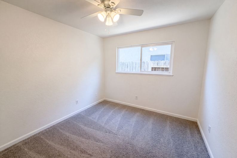 Photo 11 of 29 of 7431 Garden Gate Dr, Citrus Heights, CA
