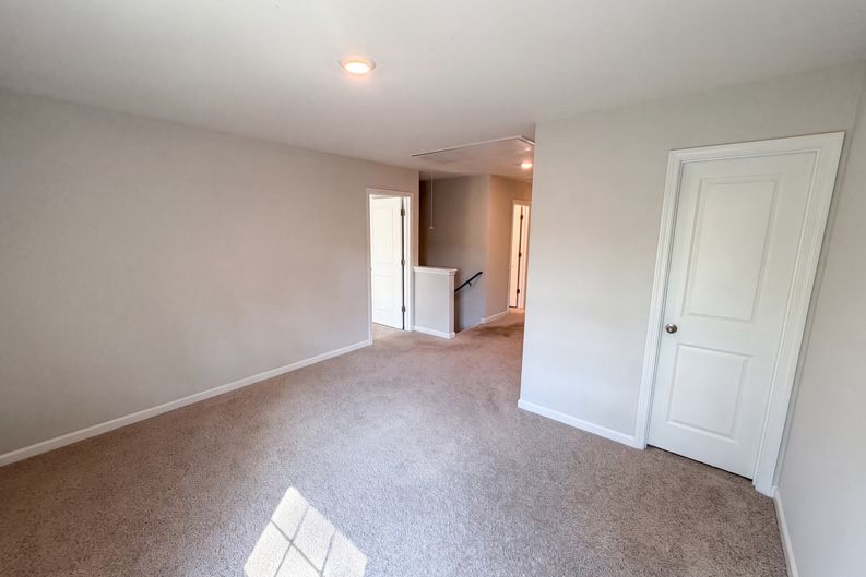 Photo 14 of 26 of 2014 Tarzi Ln, Charlotte, NC