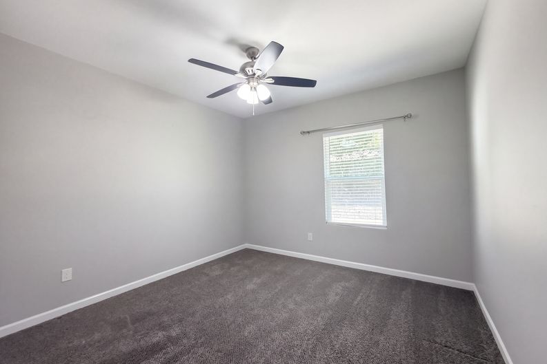Photo 10 of 16 of 1425 E Cherry St, Sherman, TX
