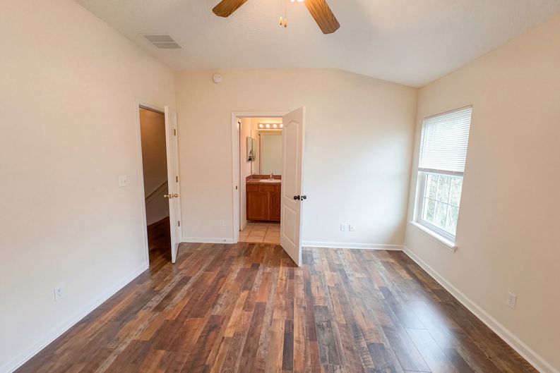Photo 4 of 17 of 1539 Biscayne Bay Dr, Jacksonville, FL