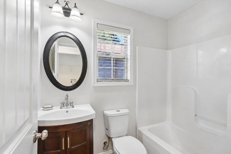 Photo 19 of 24 of 506 Leisure Lake Dr, Warner Robins, GA
