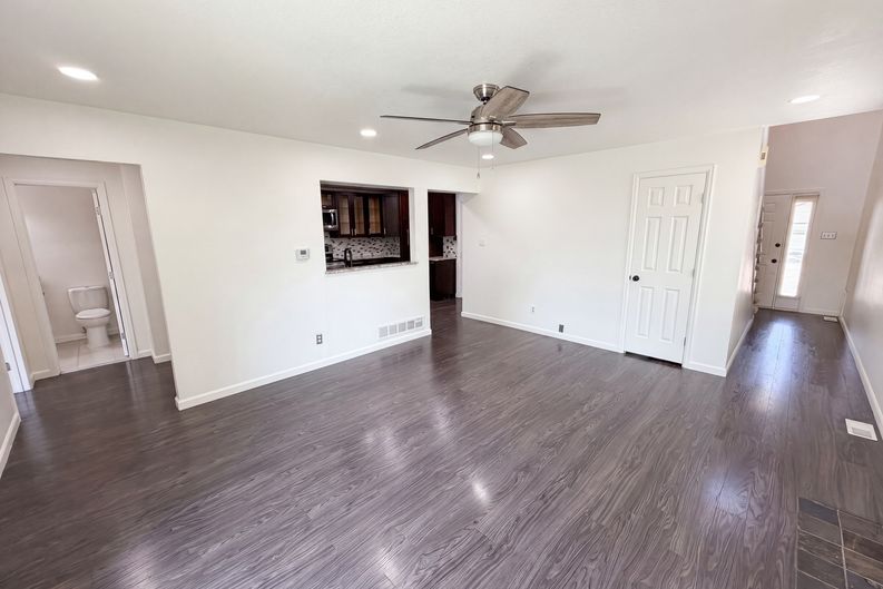 Photo 8 of 28 of 11835 Lincoln St, Northglenn, CO