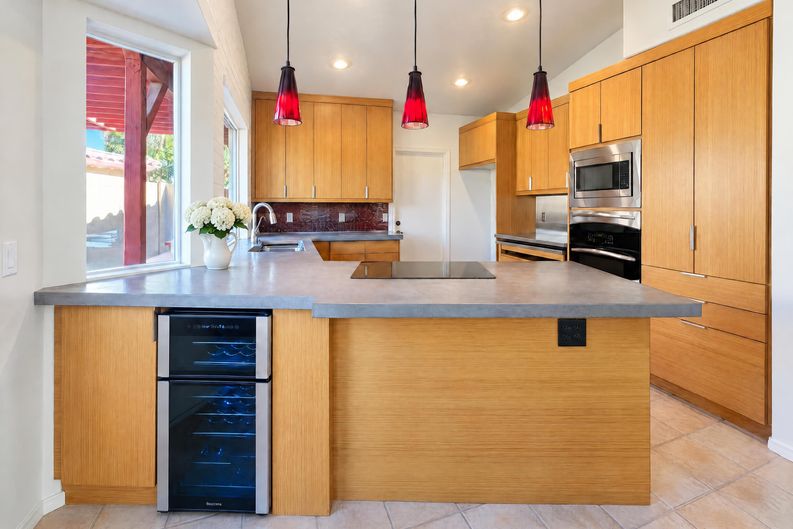 Photo 10 of 25 of 7746 W Wahalla Ln, Glendale, AZ