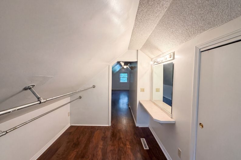 Photo 12 of 21 of 11304 E 55th Ter, Raytown, MO
