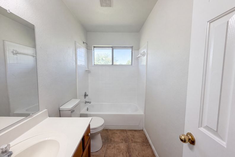 Photo 11 of 19 of 507 Abu Bakar Dr, Killeen, TX