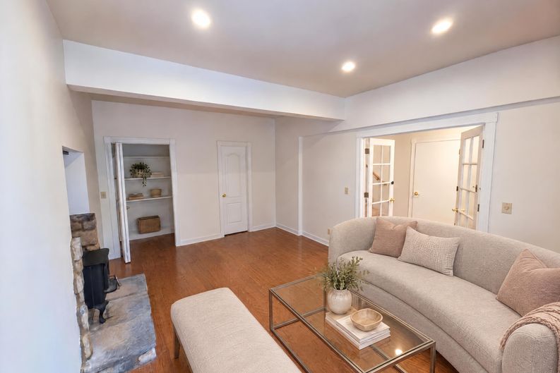 Photo 12 of 31 of 472 Brentwood Dr, Lake Arrowhead, CA