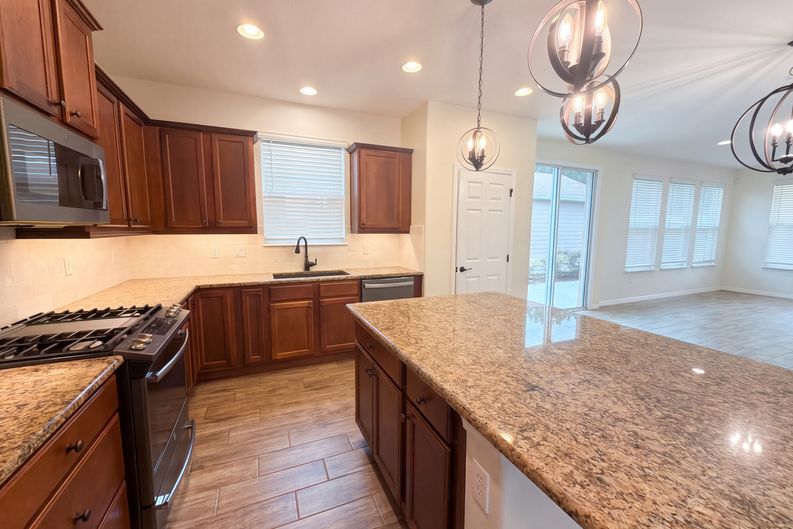 Photo 7 of 25 of 394 Alcove Dr, Groveland, FL