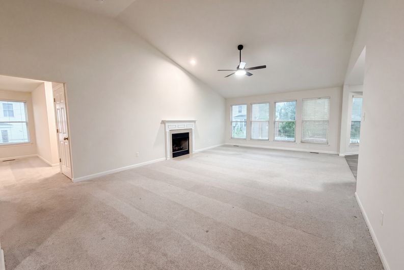 Photo 9 of 26 of 2212 Harborside Dr, DARDENNE PRAIRIE, MO