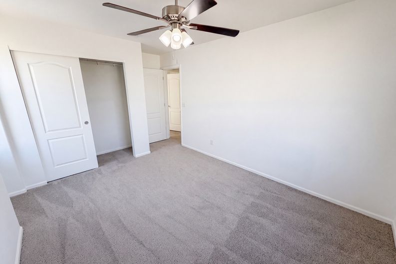Photo 17 of 31 of 10253 Uravan St, Commerce City, CO