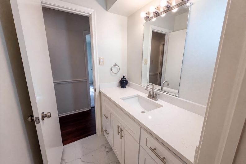 Photo 19 of 24 of 821 Glen Oaks Blvd, Dallas, TX