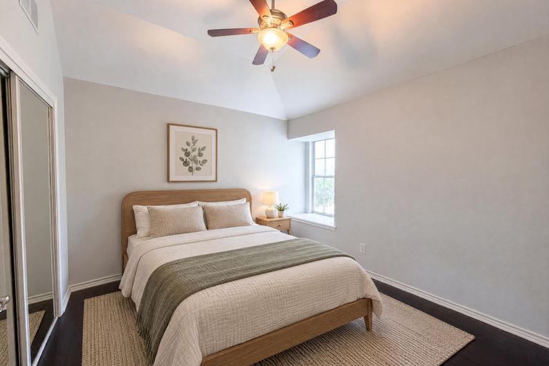 Photo 16 of 27 of 7707 Windmere Ct, Irving, TX