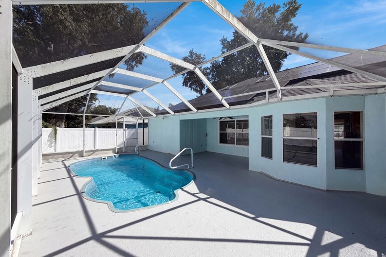 Photo 17 of 19 of 431 Harbour Lights Dr, Ormond Beach, FL