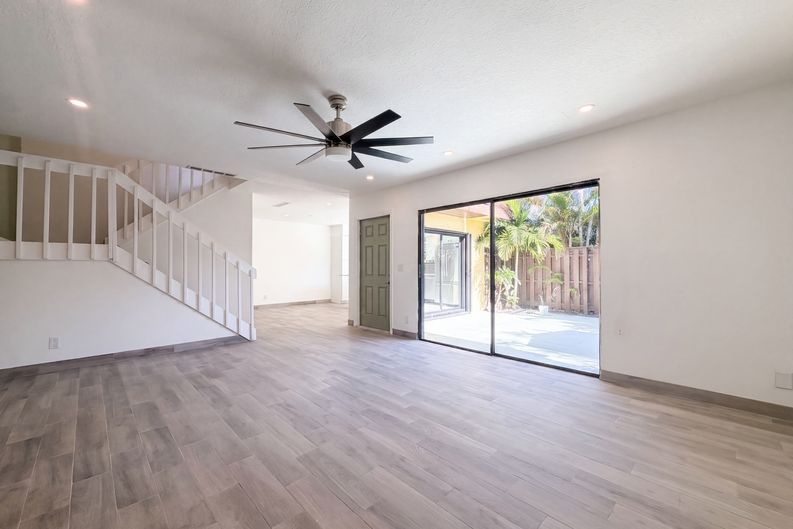 Photo 9 of 23 of 110 N Delaware Blvd, Jupiter, FL