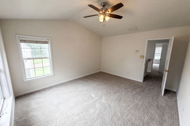 Photo 4 of 29 of 4660 Creekside Villas Way SE, Smyrna, GA