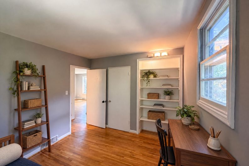 Photo 13 of 29 of 4027 Lawrence Ave, Kensington, MD