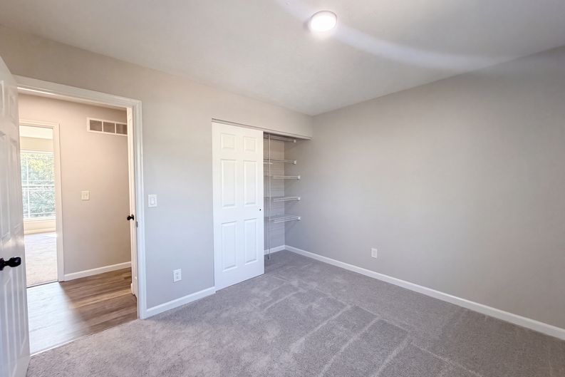 Photo 13 of 27 of 1148 Navaho Dr, Lebanon, OH
