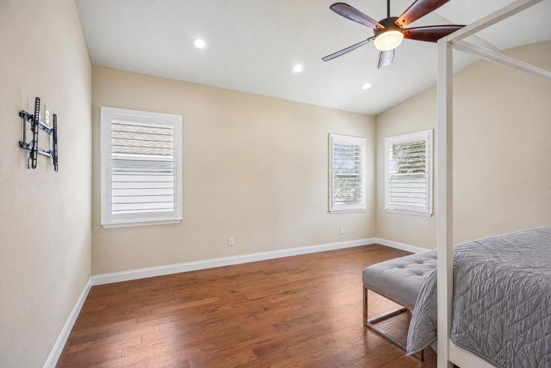 Photo 33 of 52 of 3206 W Price Ave, Tampa, FL