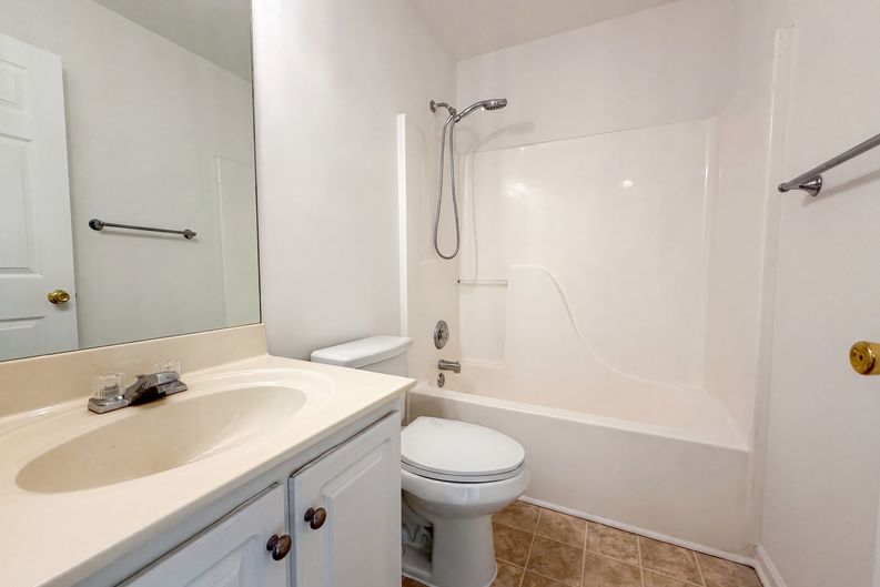 Photo 12 of 22 of 3912 McGuire Way NW, Kennesaw, GA
