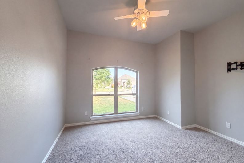 Photo 15 of 20 of 3712 Magnolia Ct, Denison, TX
