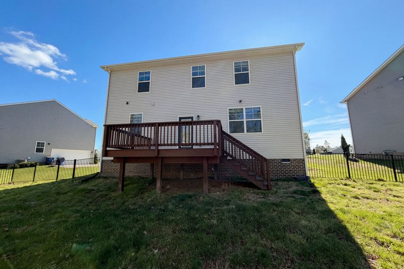 Photo 5 of 22 of 6454 Faulkner Dr, North Chesterfield, VA