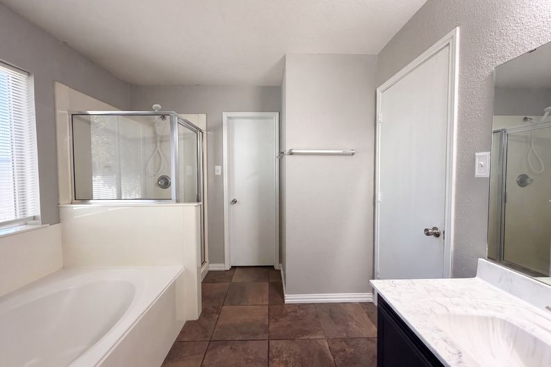 Photo 14 of 21 of 4609 Oxford Dr, Killeen, TX