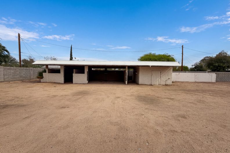 Photo 13 of 26 of 2722 E Nisbet Rd, Phoenix, AZ