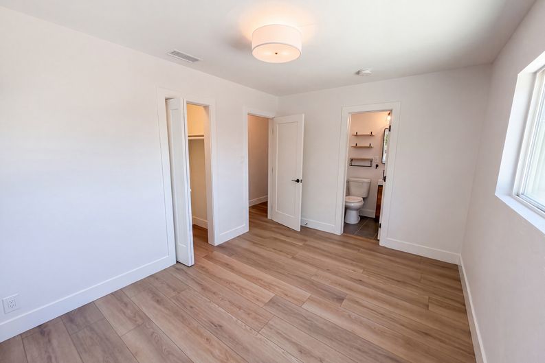Photo 4 of 19 of 1193 E G St, Ontario, CA