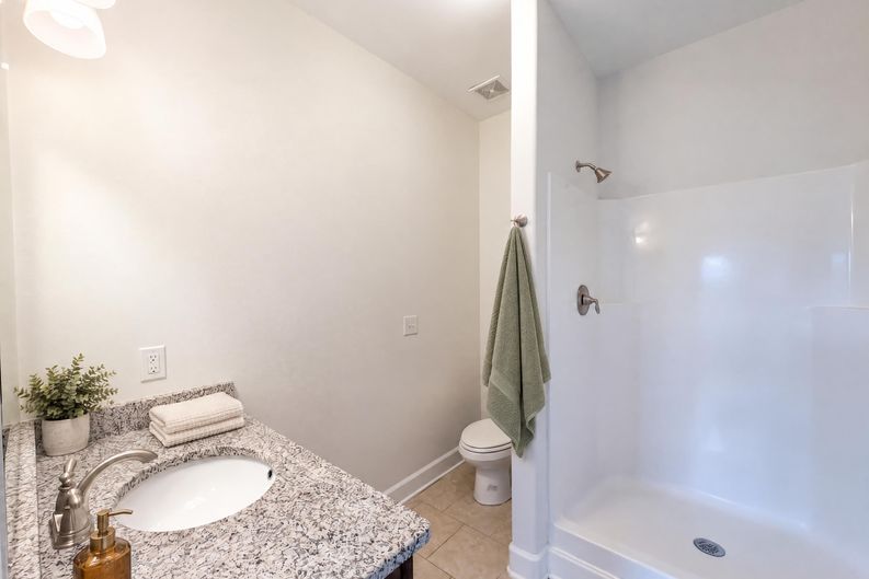 Photo 16 of 22 of 2043 Pinecrest Dr, Nashville, TN