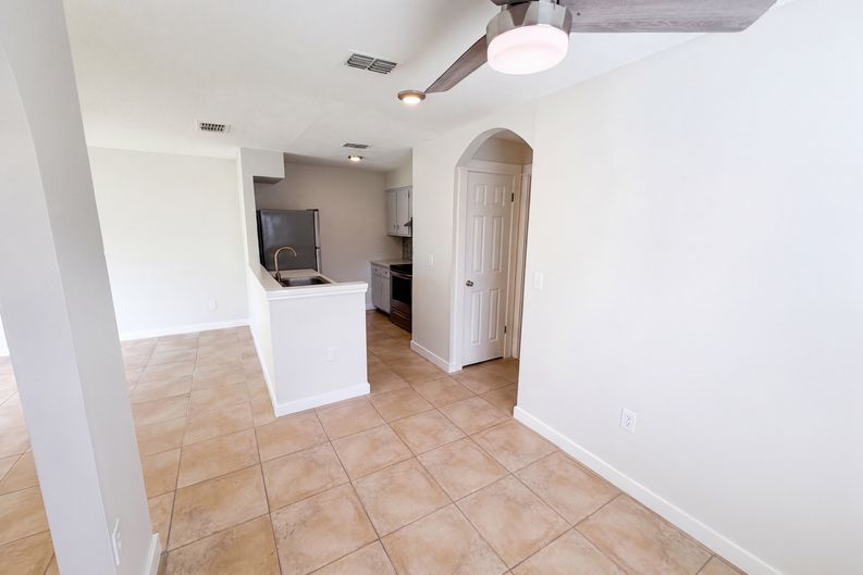 Photo 8 of 20 of 411 Dorchester Sq, Lake Mary, FL