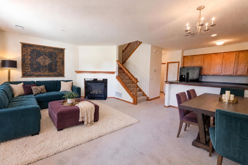 Photo 3 of 25 of 7231 Jewel Ln N, Maple Grove, MN