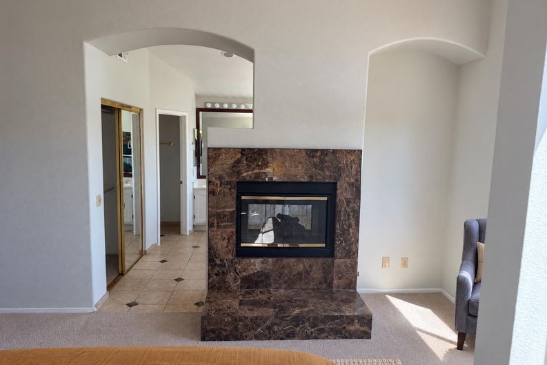 Photo 13 of 25 of 8932 Mesa Oak Dr, Riverside, CA