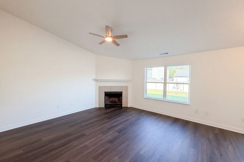 Photo 6 of 20 of 8051 Painted Pony Dr, Indianapolis, IN
