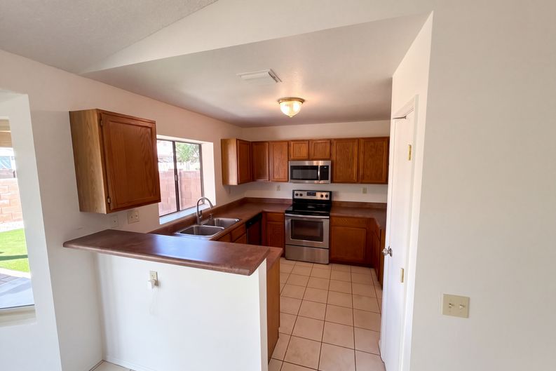 Photo 8 of 26 of 5310 W Grouse Way, Tucson, AZ