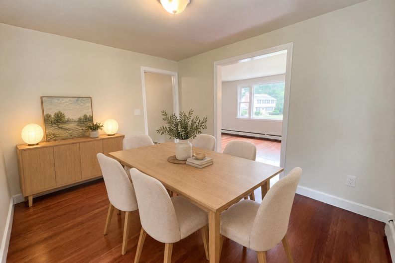 Photo 7 of 28 of 48 Woodlawn St, Randolph, MA