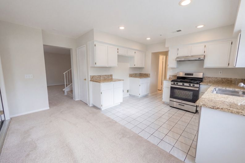 Photo 9 of 23 of 2565 W Fairview Dr, Rialto, CA
