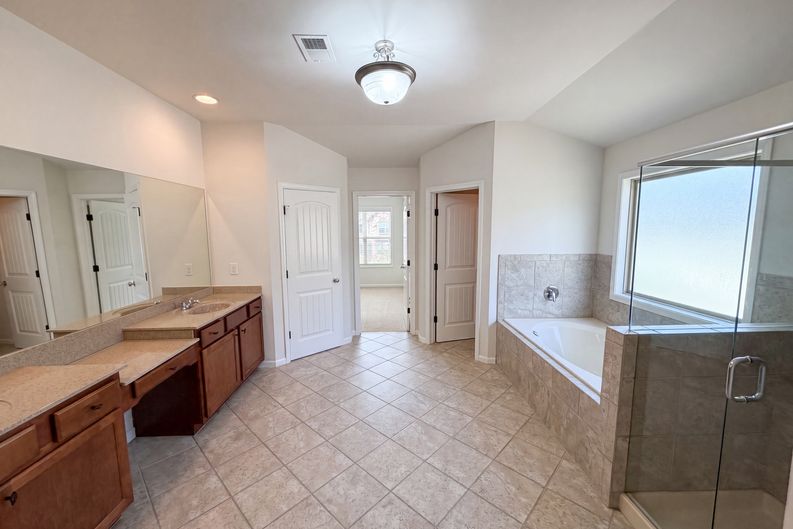 Photo 35 of 51 of 1481 Azalea Brook Dr, Lawrenceville, GA