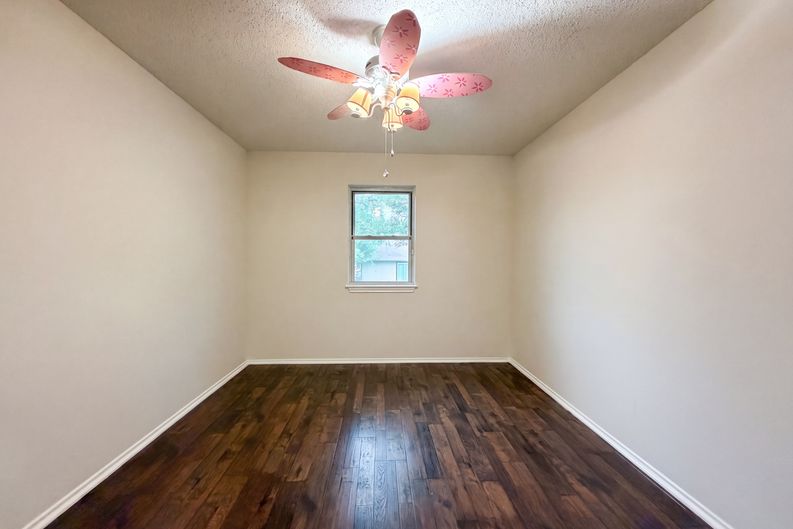 Photo 12 of 18 of 203 W Hogan Dr, Copperas Cove, TX