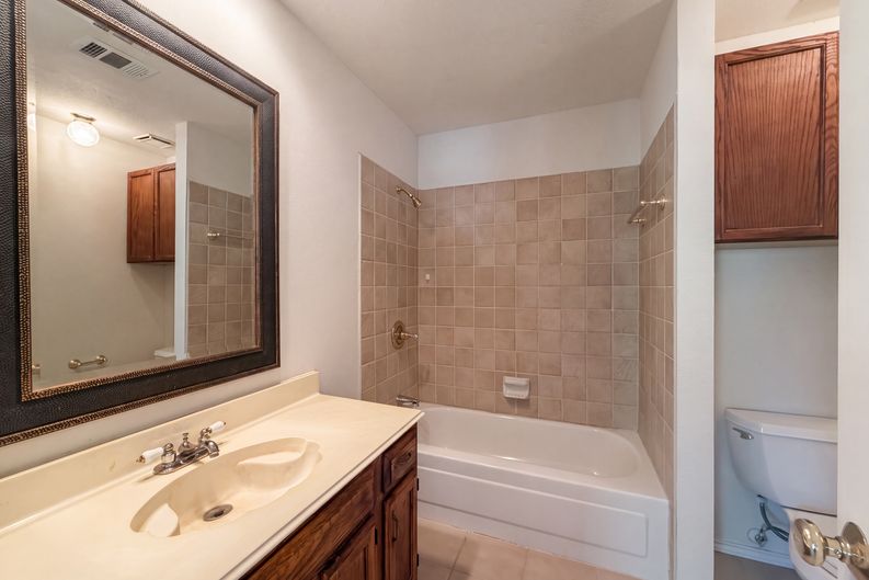 Photo 17 of 27 of 905 Ridgemont Dr, Allen, TX