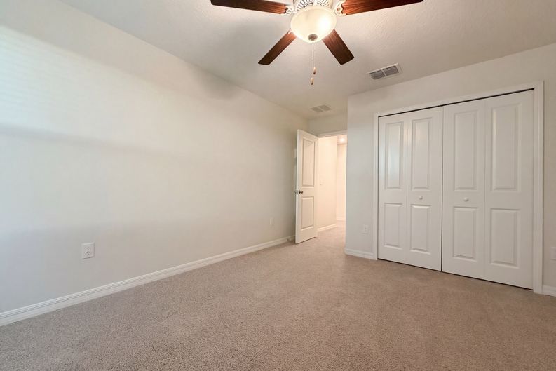 Photo 29 of 42 of 11849 Blackeyed Susan Dr, Riverview, FL