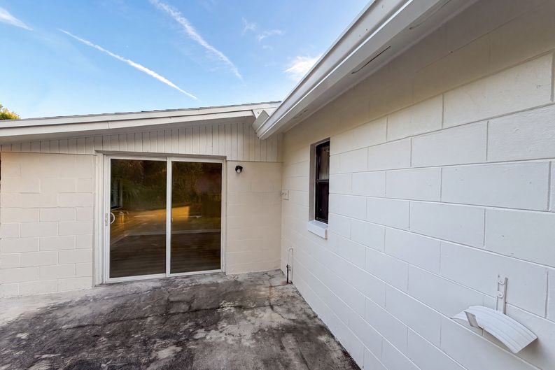 Photo 24 of 26 of 722 Virginia Ln, Apopka, FL