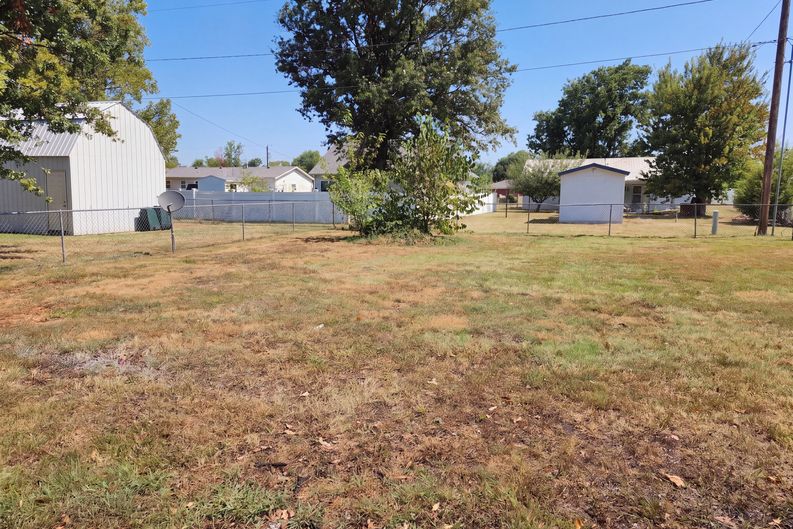 Photo 18 of 19 of 2208 Mc Connell Ave, Joplin, MO